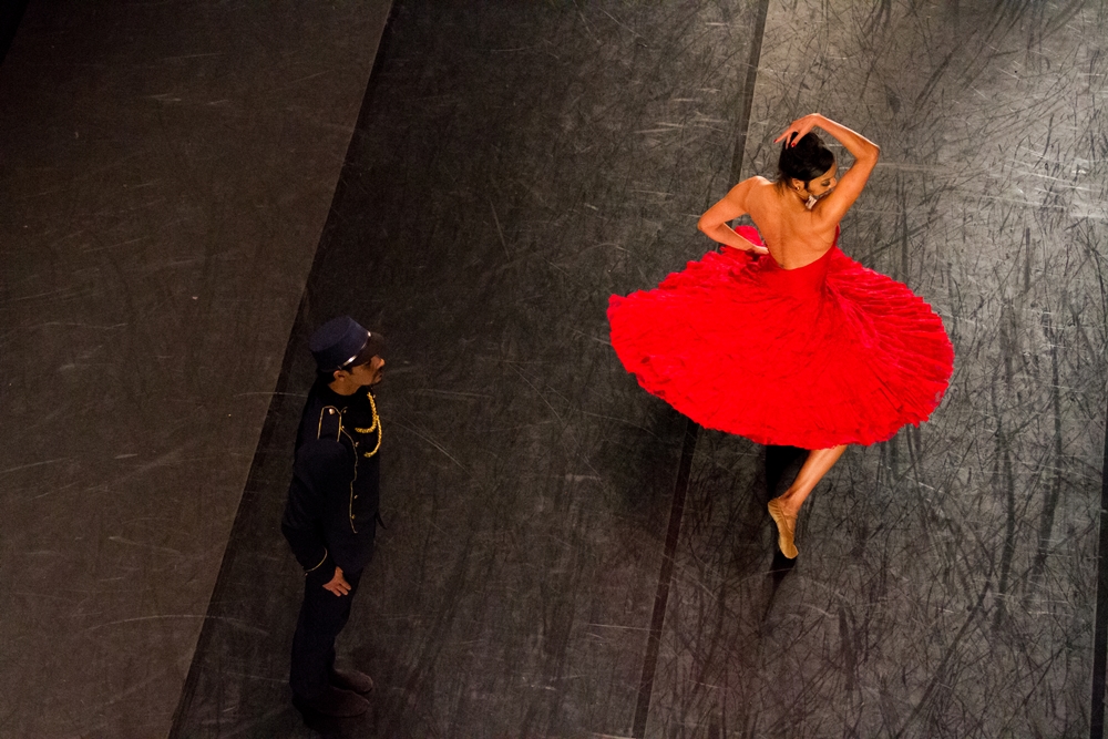 Carmen, com coreografia de Luiz Fernando Bongiovanni