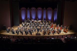 Orquestra Sinfônica do Paraná em apresentação no CCTG