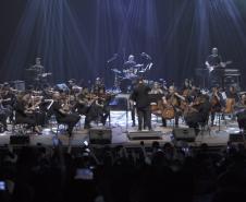 orquestra reunida em show