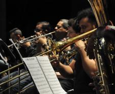 Ensaio da Orquestra e cantores no Guairão