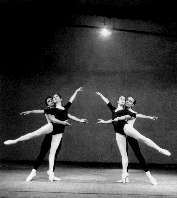 Bailarinos da primeira formação do Balé Teatro Guaíra, 1969