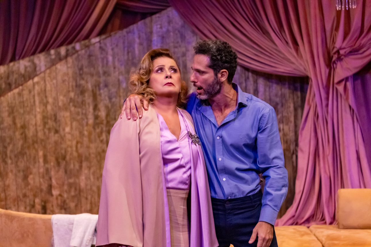 Completando 55 anos de carreira, Vera Fischer, depois de 4 anos, retorna à cena, com texto inédito de Eduardo Bakr e direção do premiado Tadeu Aguiar