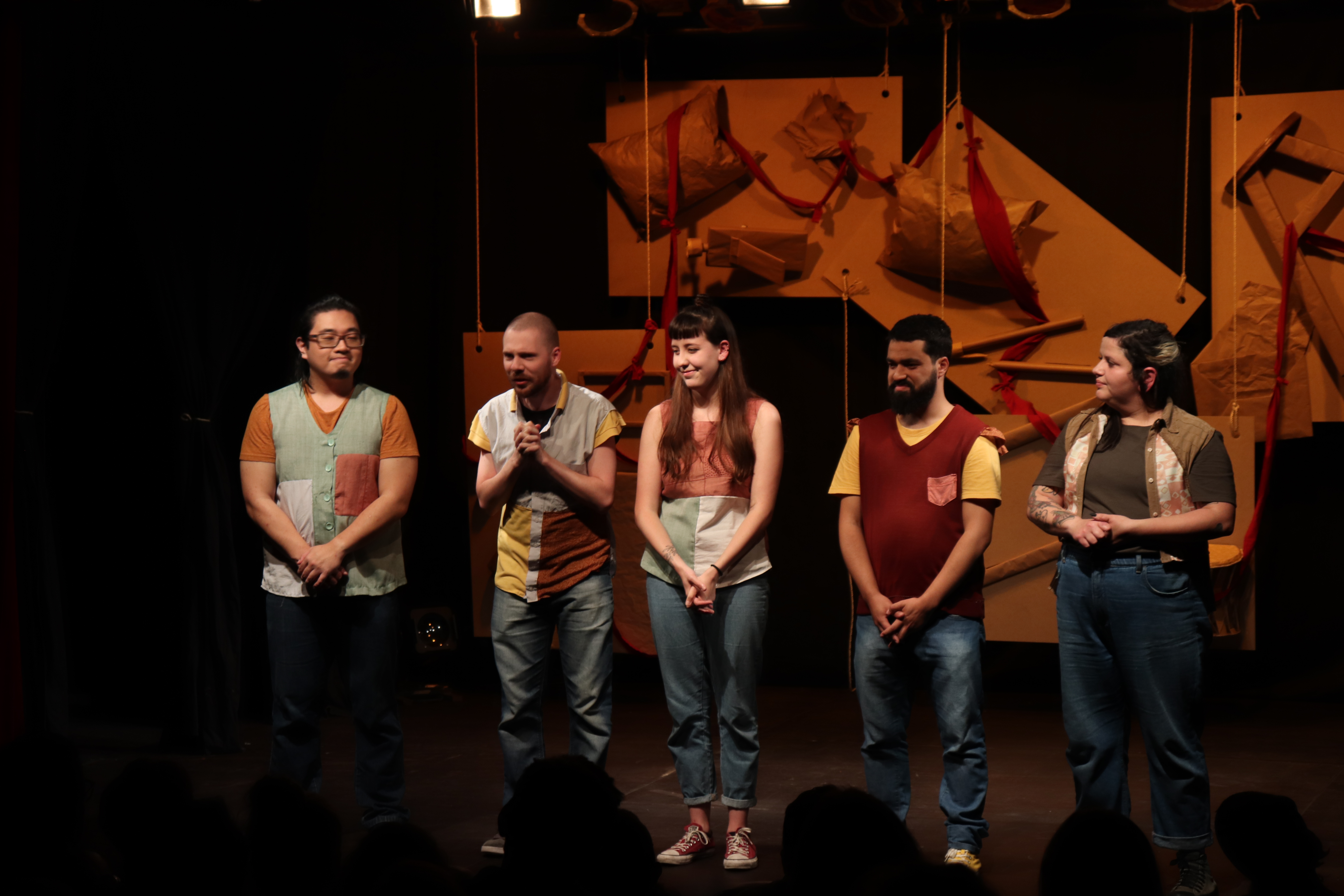 Companhia Arvoredo traz peça teatral de improviso ao Teatro Glauco Flores de Sá Brito