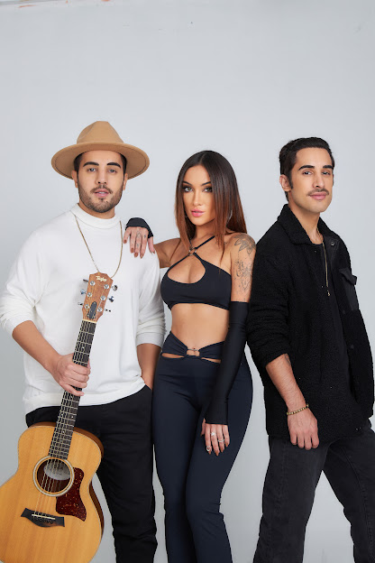 Banda em ensaio fotográfico do novo álbum