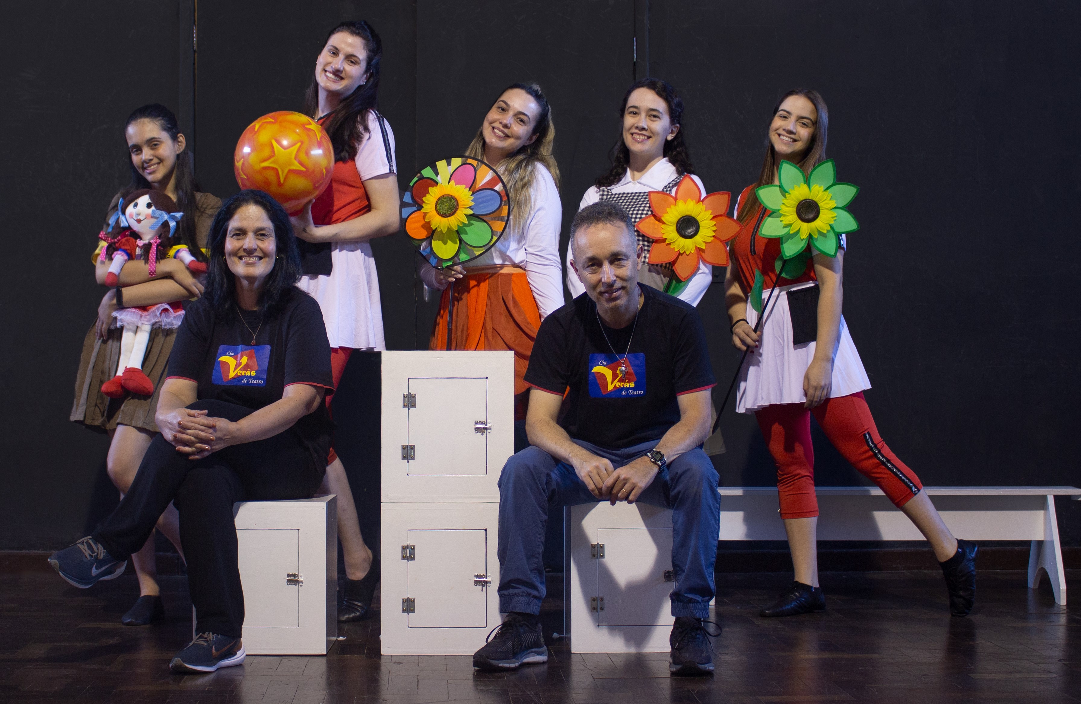Cia Verás de Teatro posando para foto