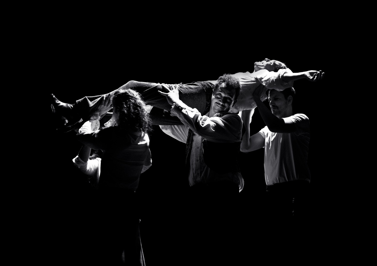 Espetáculo "Com que Roupa? Mulheres Travestidas em Shakespeare"