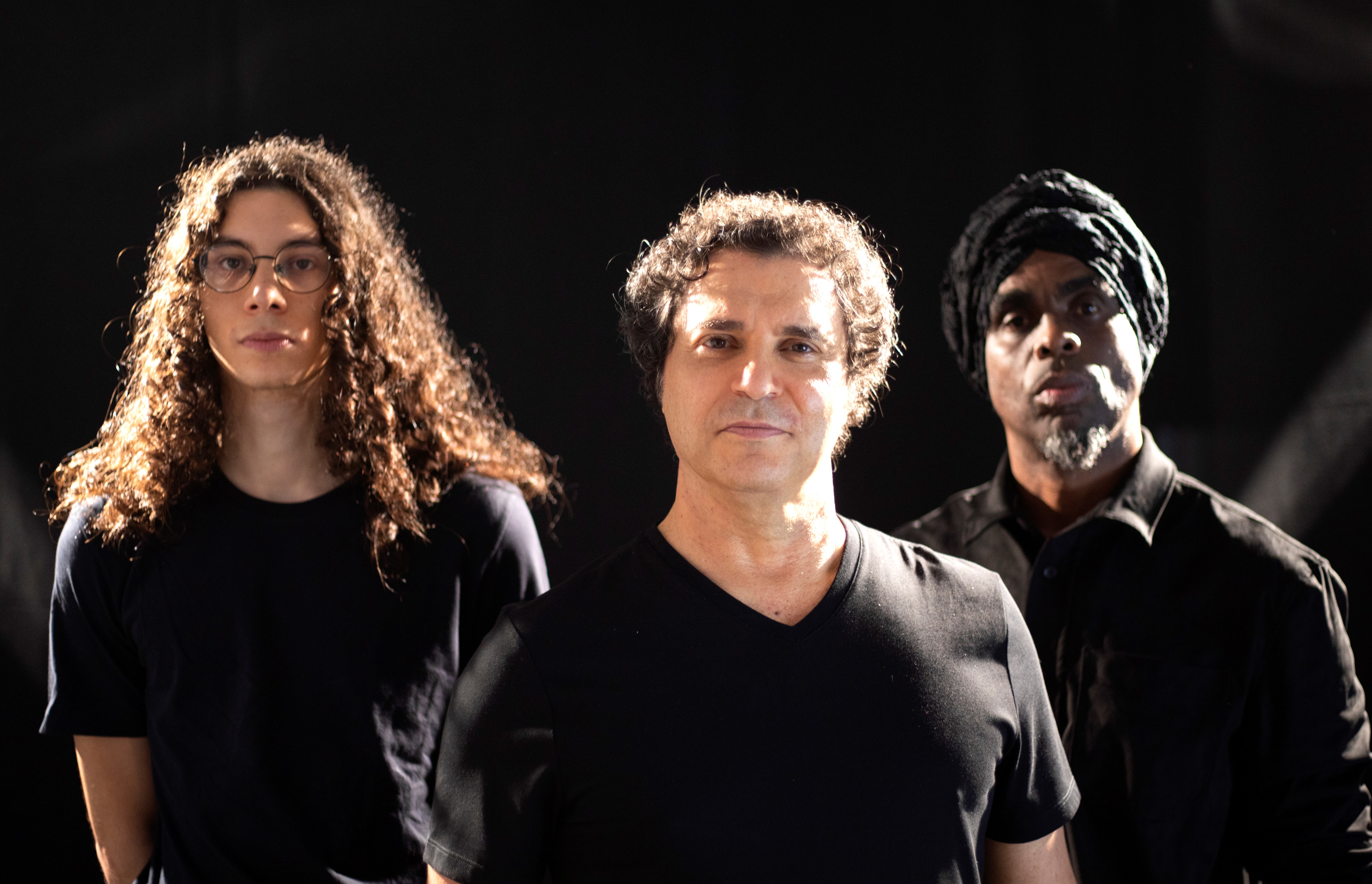 Trio formado por Frejat, o filho Rafael e o amigo Maurício