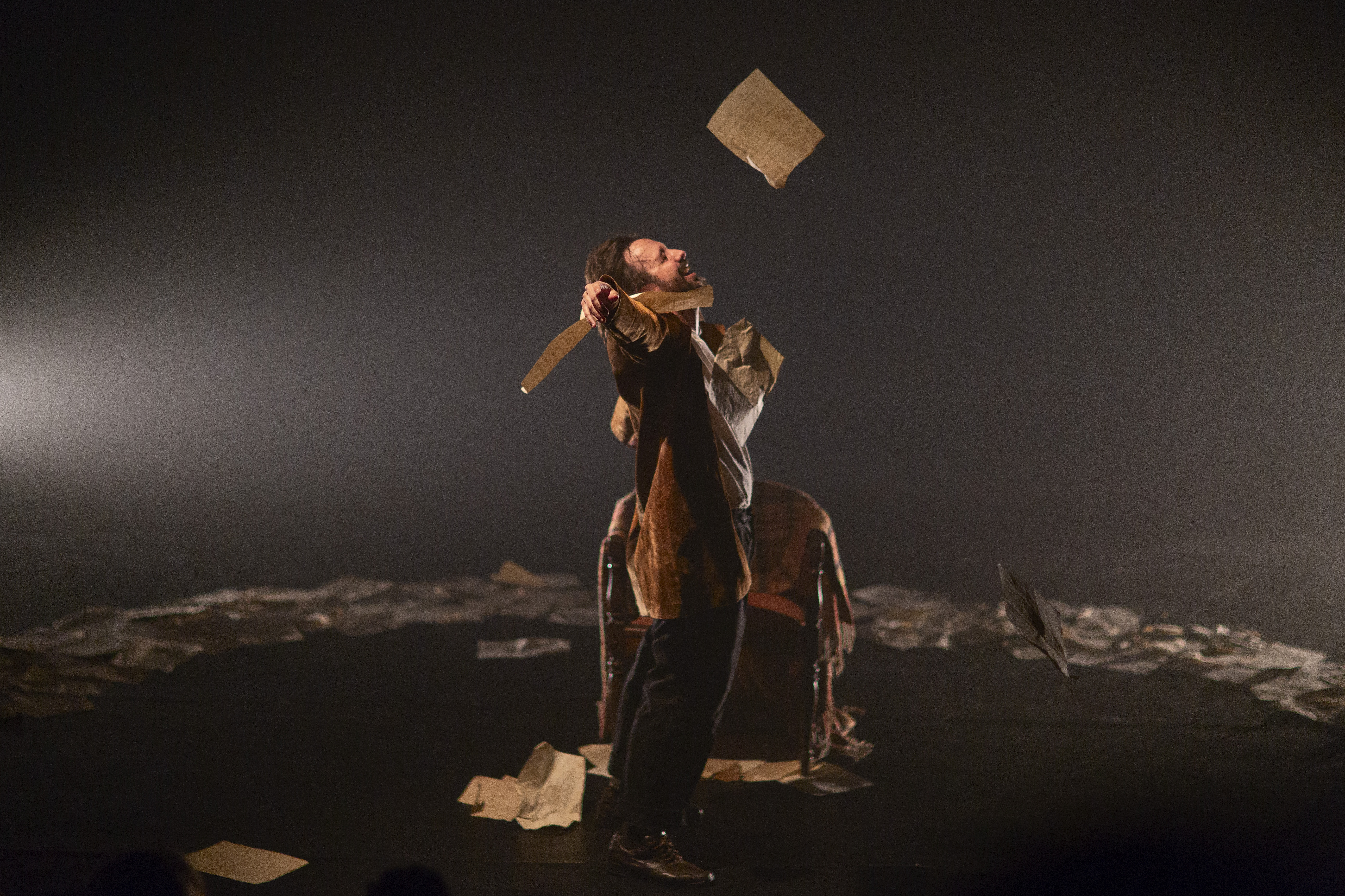Cenas do espetáculo no Festival de Teatro de Curitiba