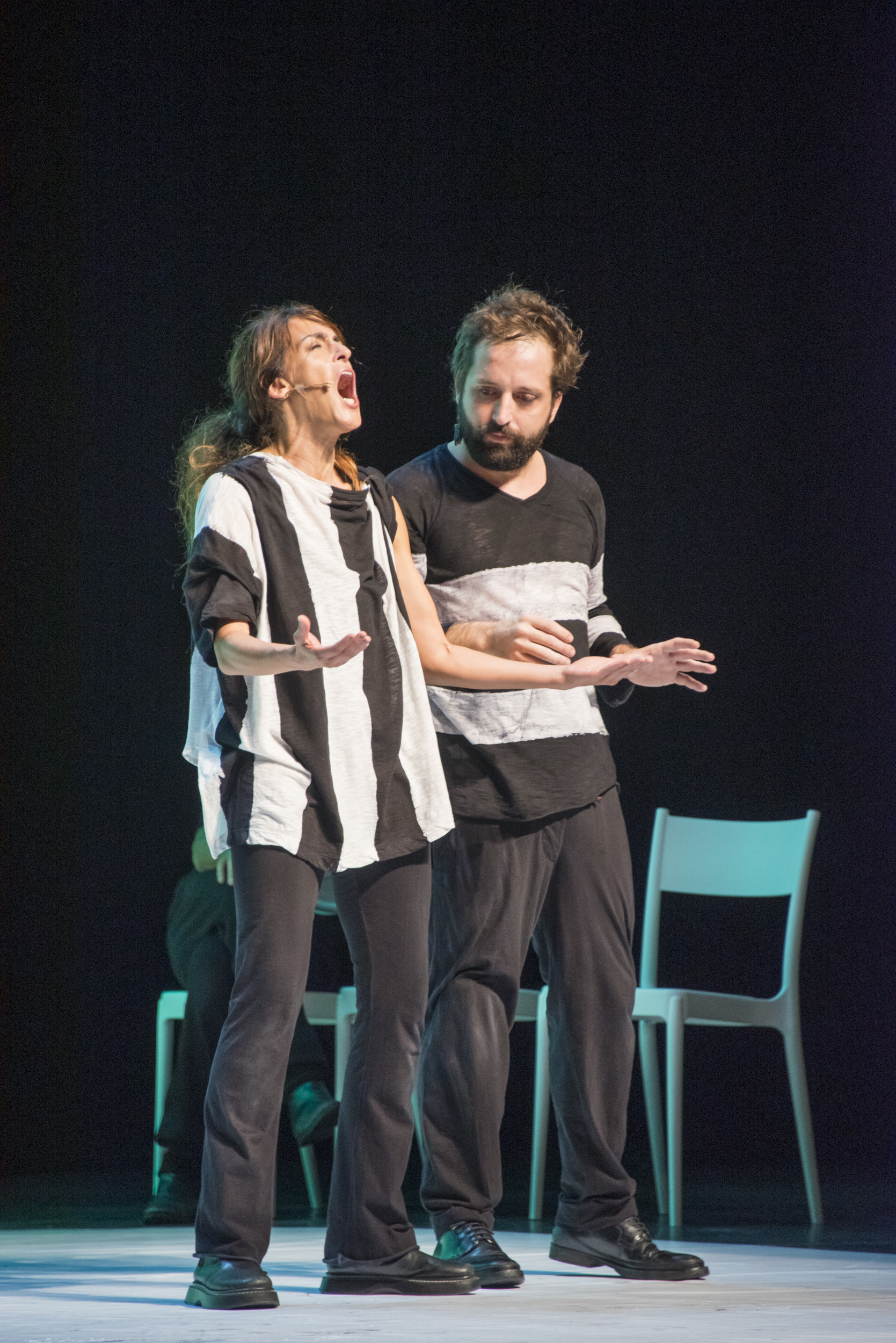 No elenco, integrantes do Porta dos Fundos, como a atriz Luciana Paes