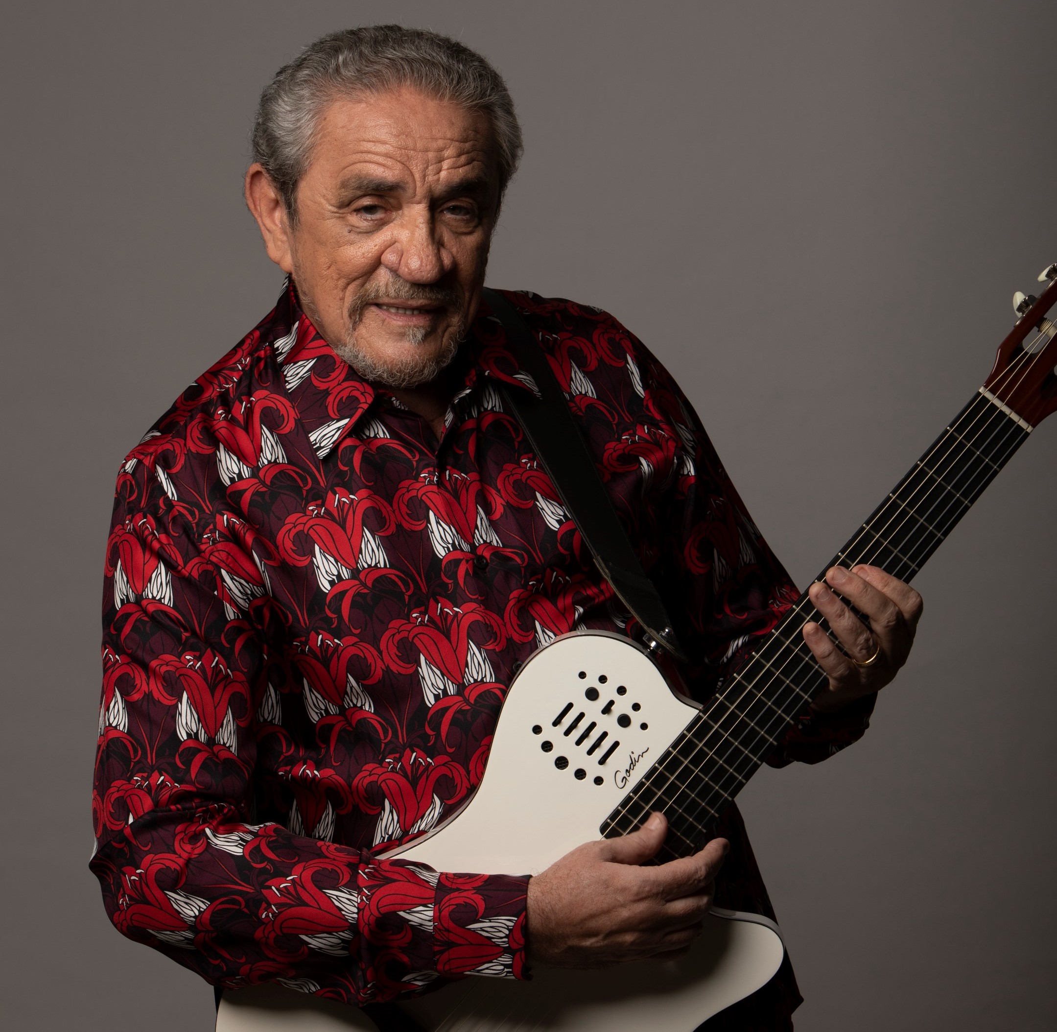 Zé Ramalho posando para foto