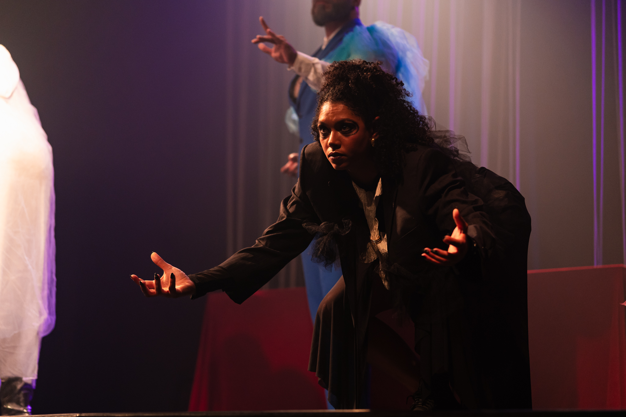 Cenas da peça "Make Morte Pop Again"