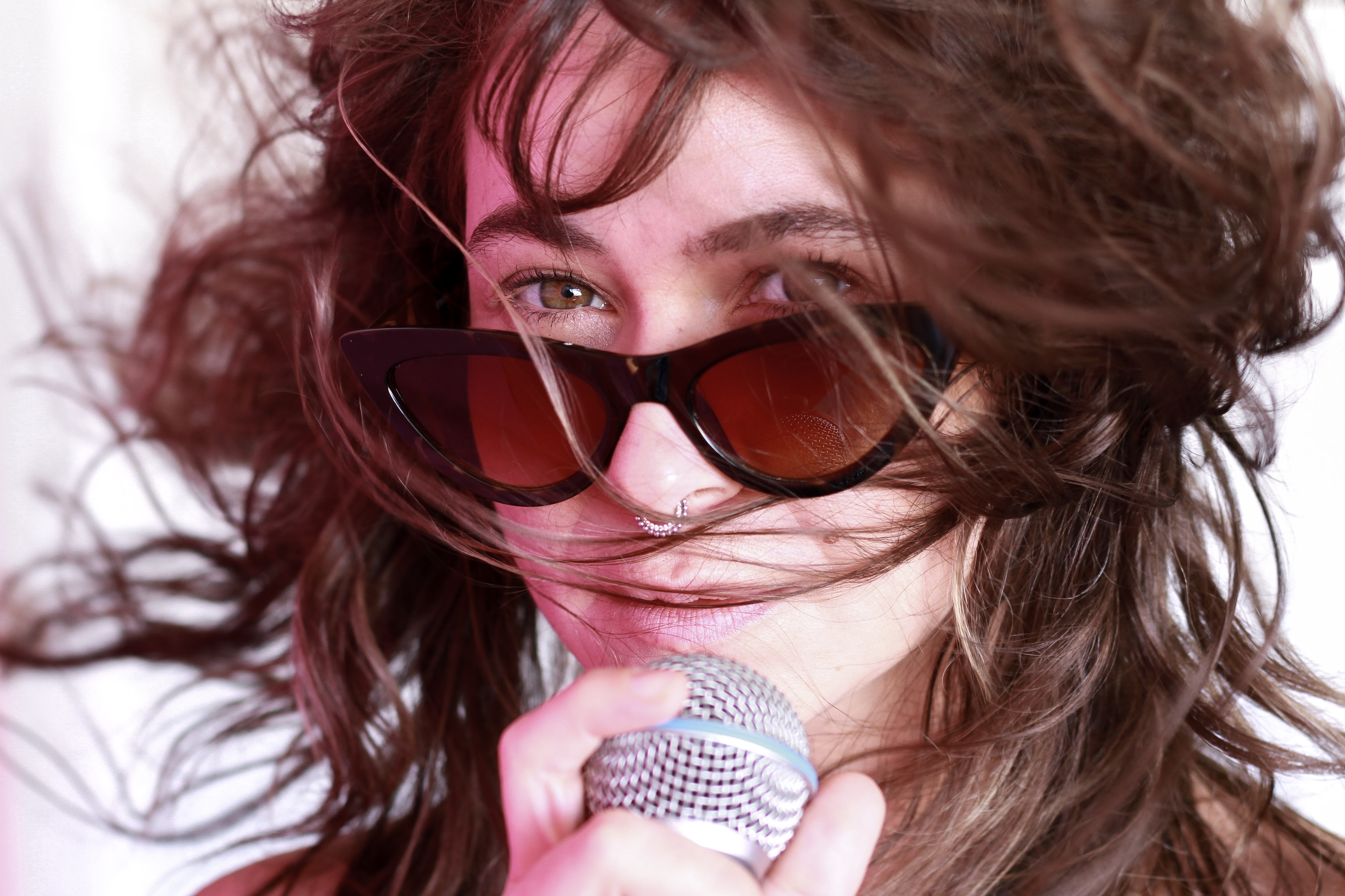 Uyara Torrente lança show-cênico com músicas inéditas no Teatro Guaíra