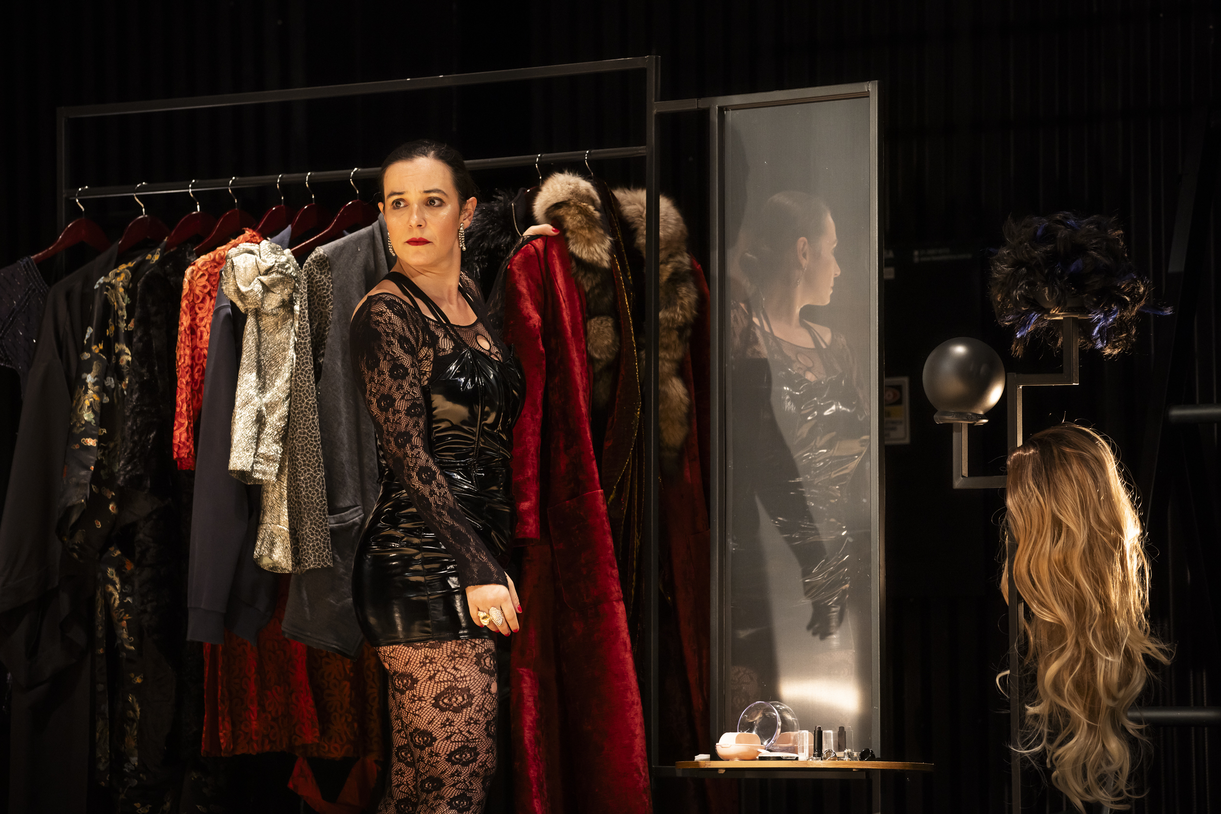 "Nebulosa de Baco" da Cia.Stavis-Damaceno chega ao teatro Guaíra