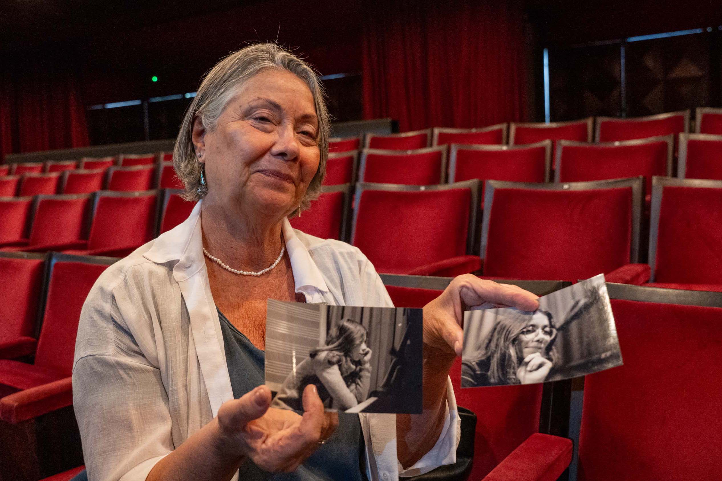 A pianista Analaura de Souza Pinto, que faz parte da Orquestra desde a sua fundação, em 1985.