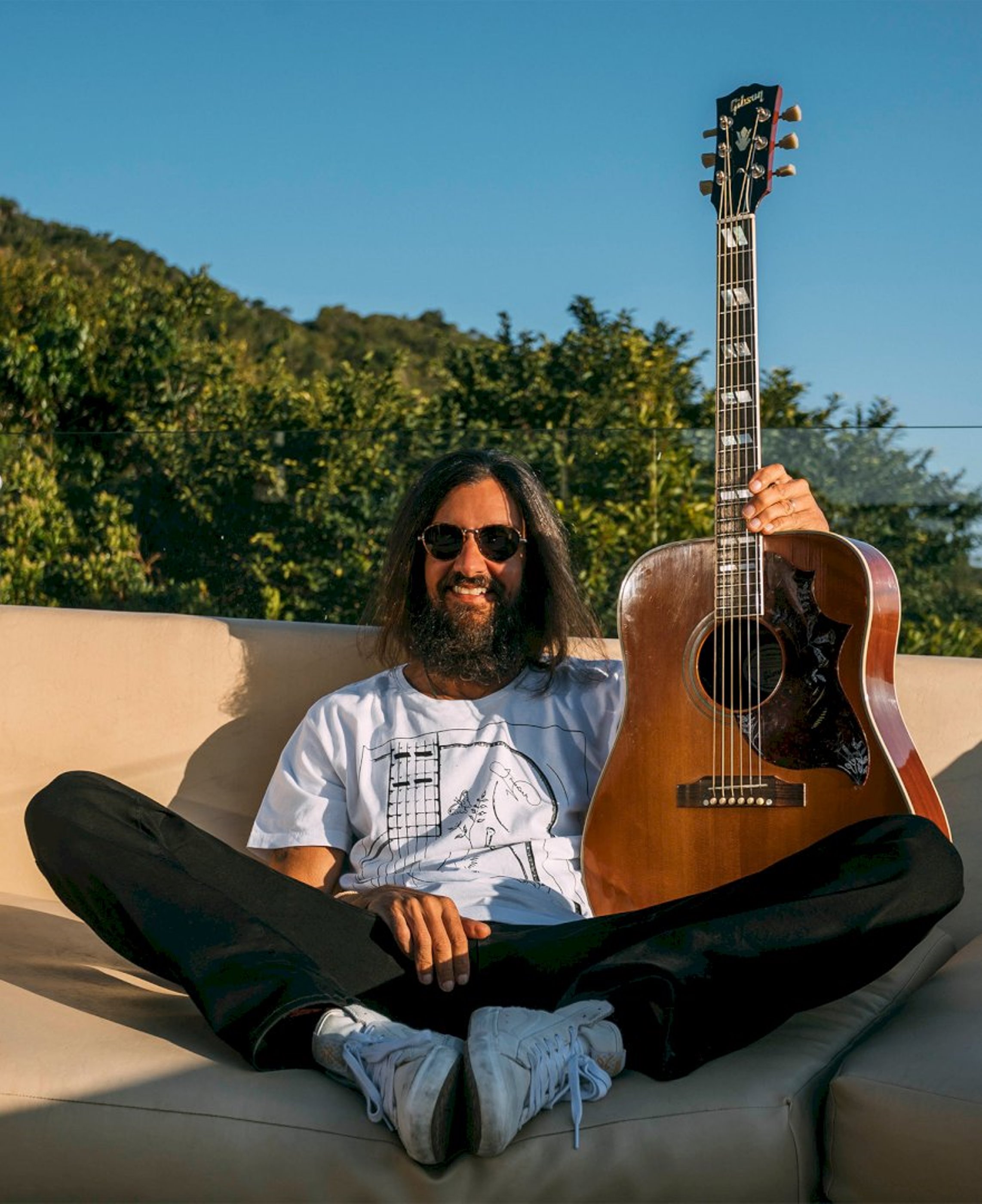 Tocando pela primeira vez no Guairão, Armandinho faz dois shows em Curitiba
