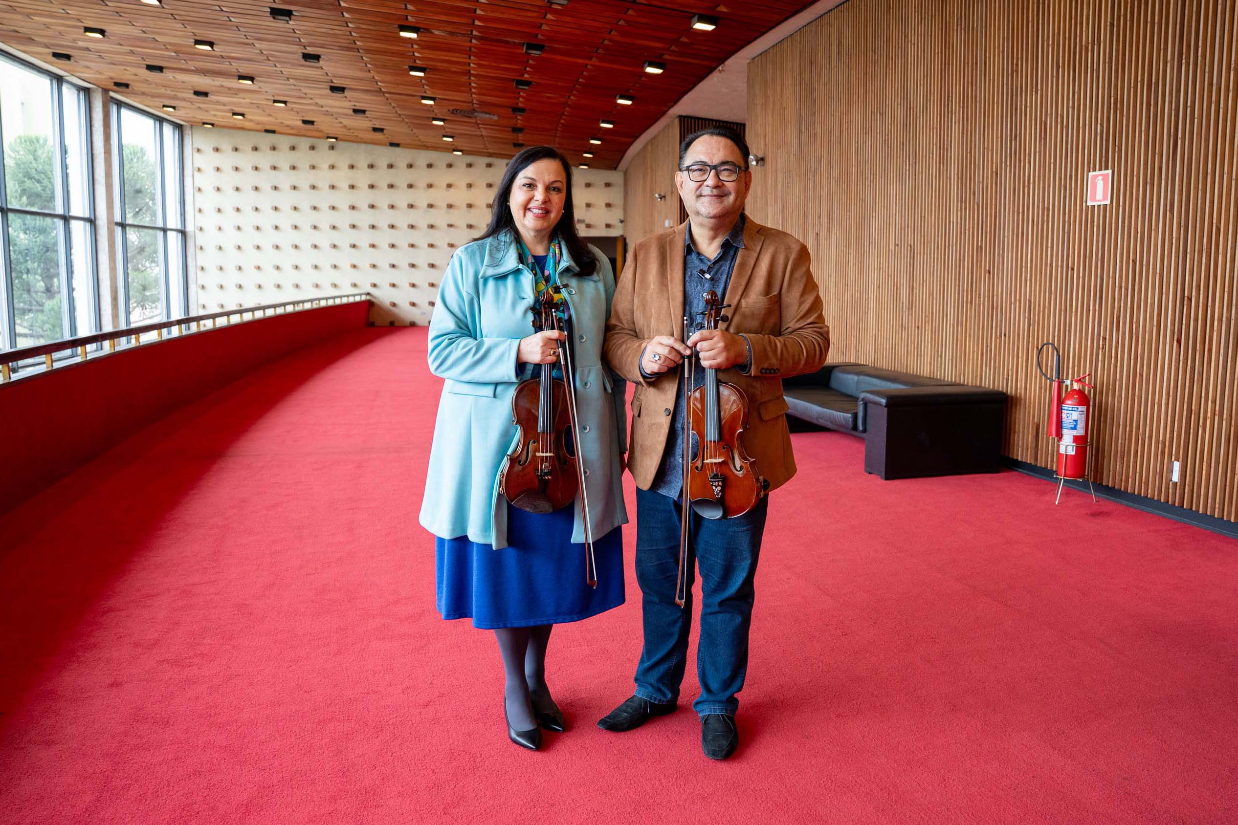 Fundada em 28 de maio de 1985, a Orquestra Sinfônica do Paraná comemora em 2025, quatro décadas de história, talento e emoção