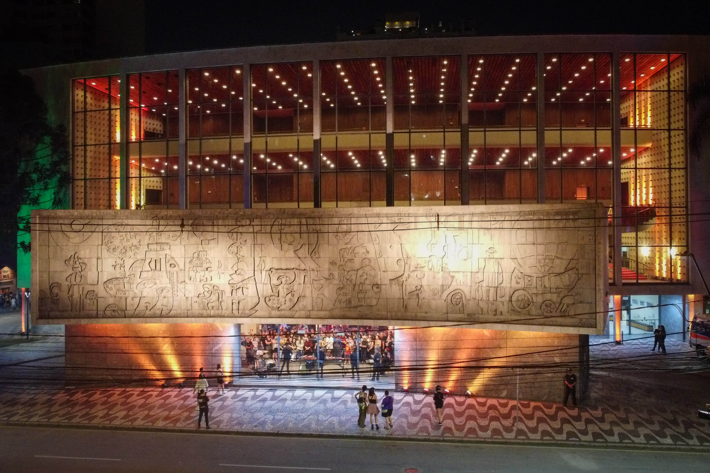 Teatro Guaíra é indicado ao Prêmio Cenym 2025 como melhor casa de espetáculos do Brasil