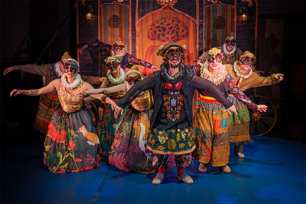 Cena de  “GAG – Uma livre adaptação de Heinrich Von Kleist sobre o Teatro de Marionetes”