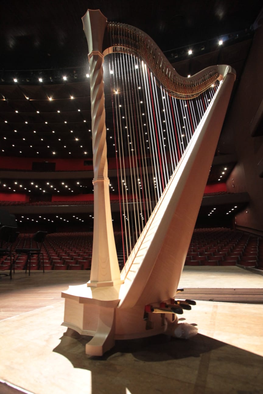 Orquestra Sinfônica do Paraná recebe nova harpa italiana Salvi