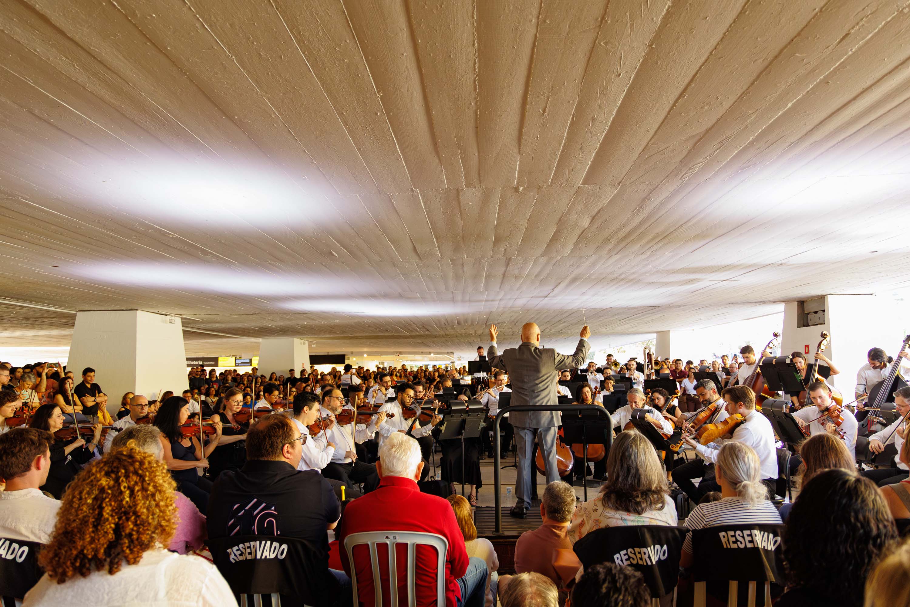 Mais de 3 mil pessoas acompanham concerto da série “Mostly Mozart 2 ” da Orquestra Sinfônica do Paraná no MON