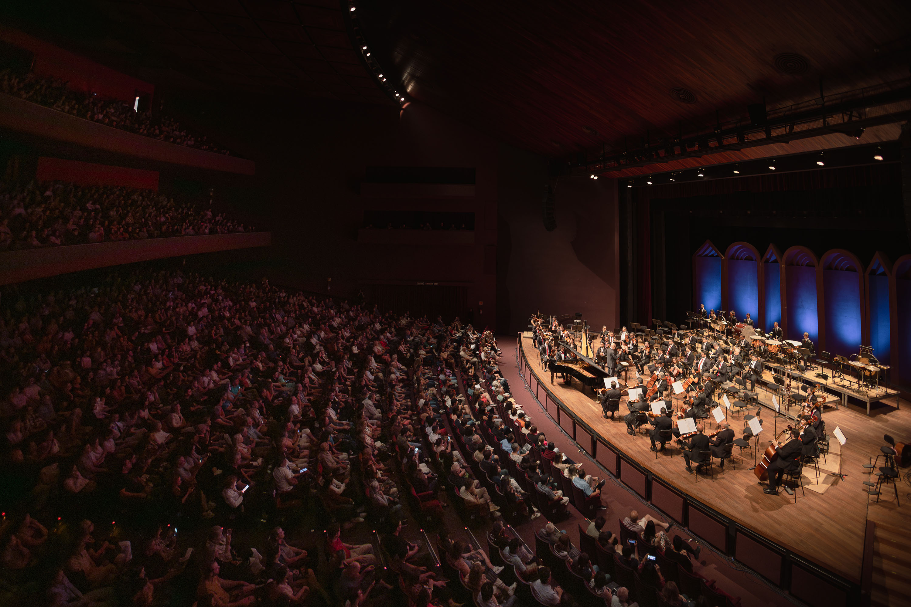 A Orquestra Sinfônica do Paraná em mais uma apresentação da Série Ouro traz ao palco do Guaírão o universo de Gershwin.