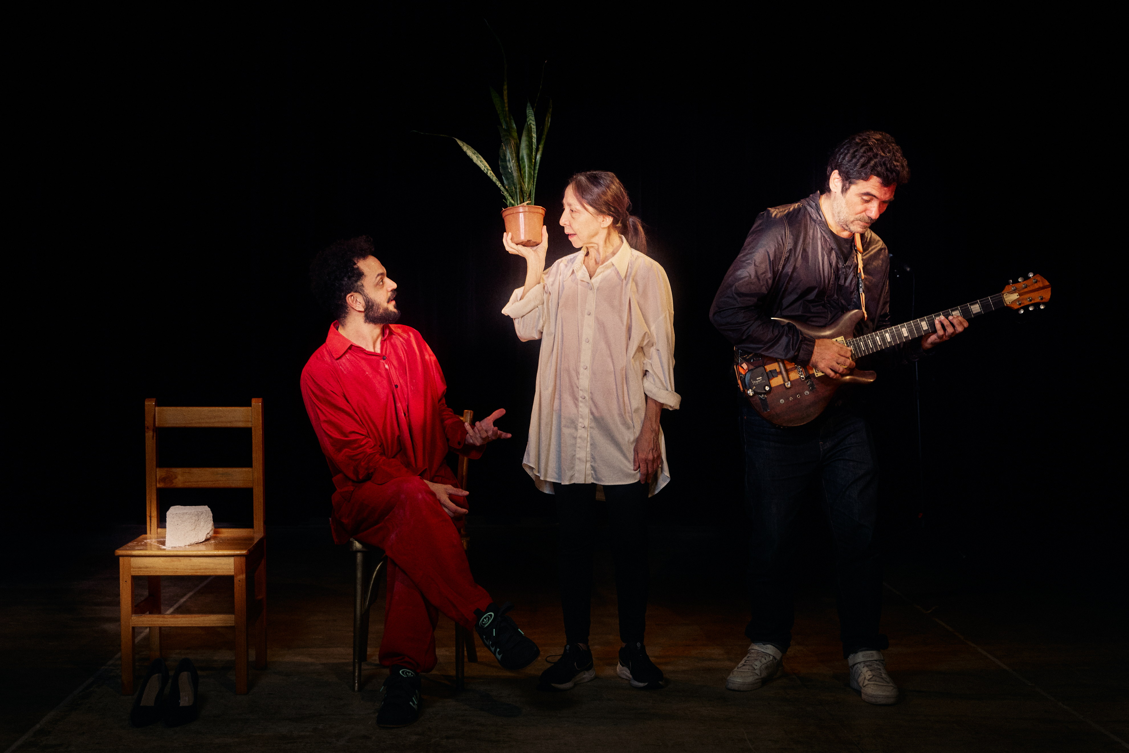 Espetáculo "História" encerra as comemorações dos 25 anos da Companhia Brasileira de Teatro