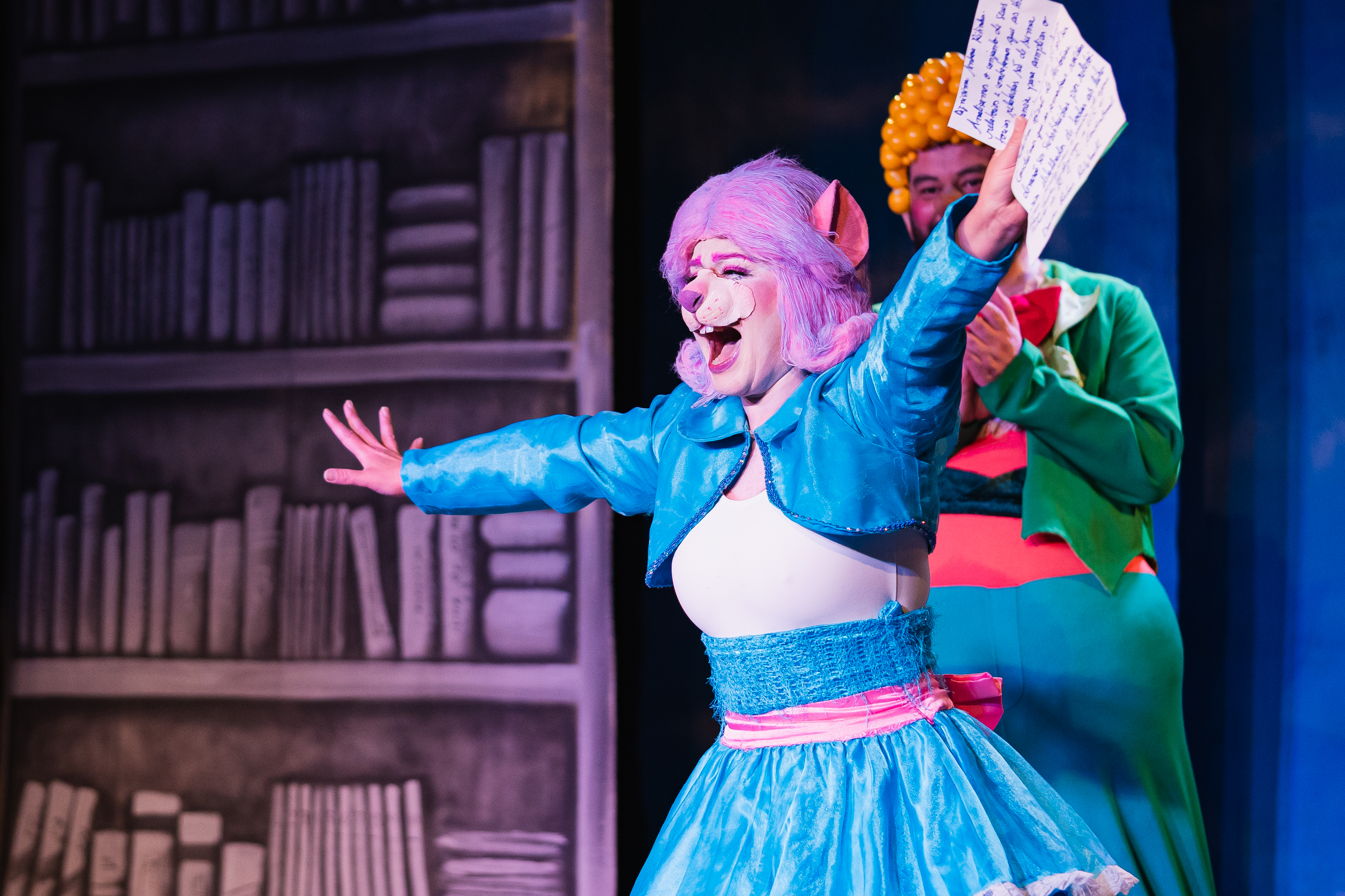 "EBA! A Extraordinária Biblioteca de Alexandria" da Alameda Cia. Teatral celebra o universo da literatura