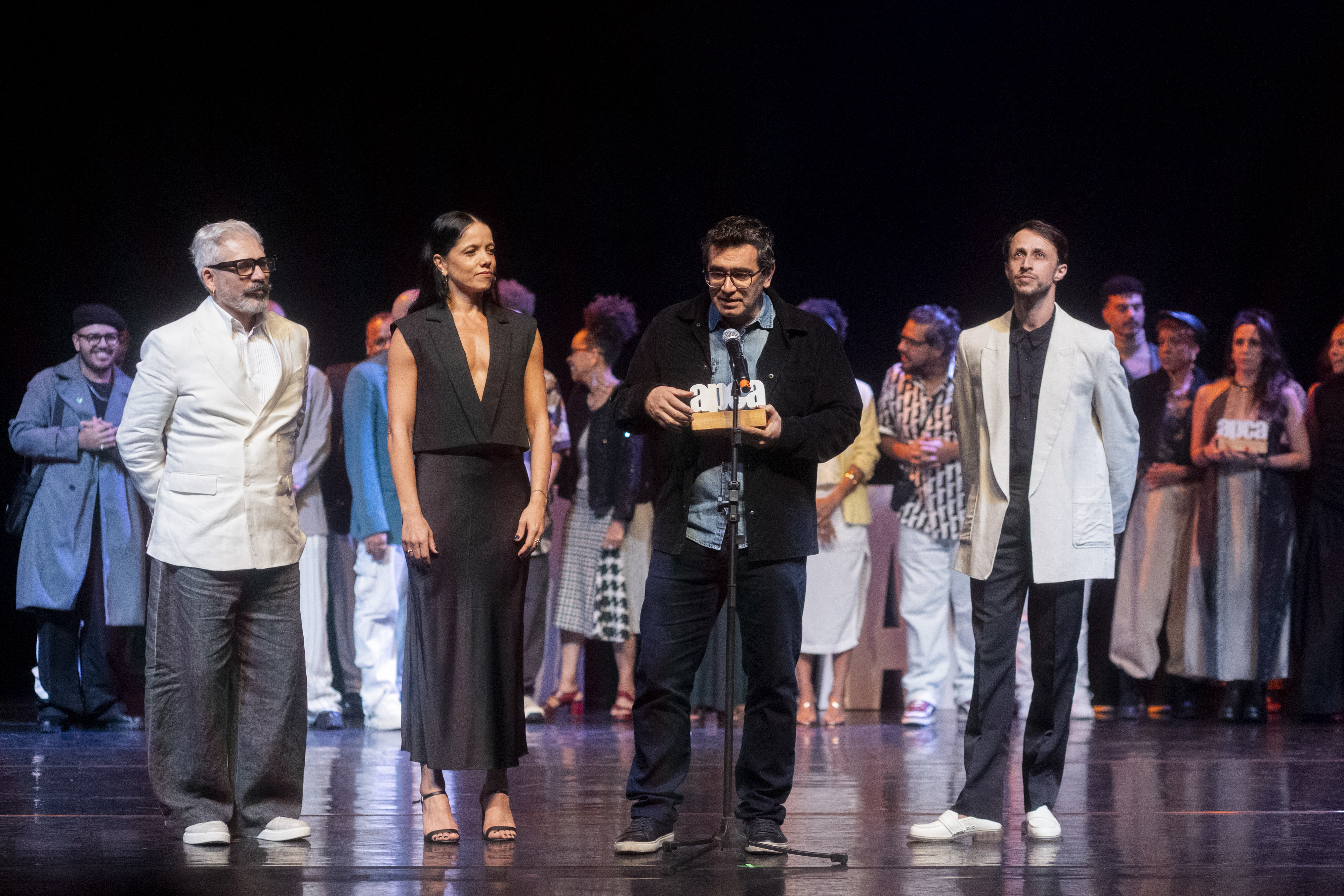 Balé Teatro Guaíra recebe Prêmio APCA em São Paulo