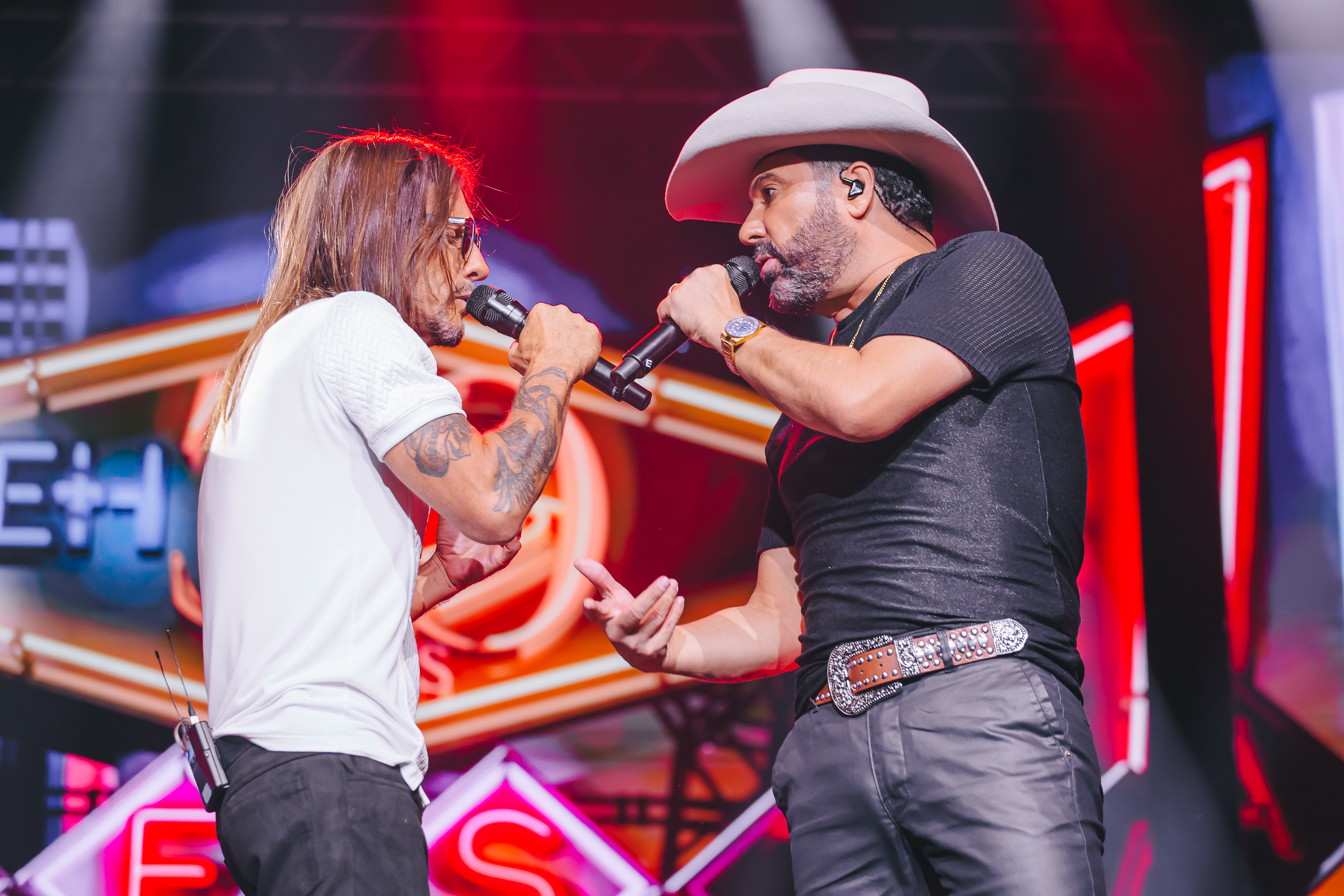 Turnê de 30 anos de Edson & Hudson chega a Curitiba com show no Teatro Guaíra