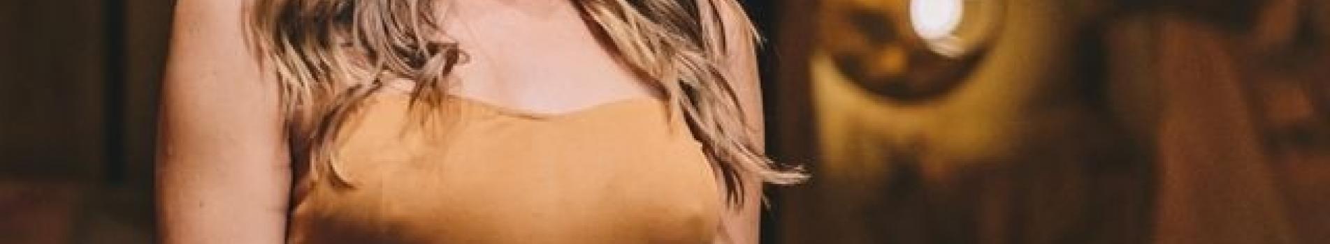 Mônica Martelli faz última apresentação de “Minha Vida em Marte” em Curitiba