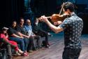 Orquestra Sinfônica do Paraná promove experiência para pessoas com deficiência visual