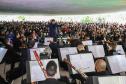 Orquestra Sinfônica do Paraná se apresentando em espaços externos ao teatro