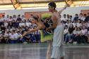 Escola de Dança Teatro Guaíra encanta mais de 850 alunos com espetáculo em colégio estadual