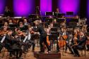 Com regência do holandês Vincent de Kort, Orquestra Sinfônica do Paraná encanta Curitiba