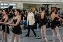 Ex-aluna do Guaíra, primeira bailarina do Philadelphia Ballet retorna para aula especial