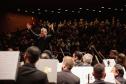 Casa cheia: Orquestra Sinfônica do Paraná emociona com obras de Strauss e convidados internacionais no Guairão
