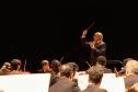 Orquestra Sinfônica do Paraná lota o Guairão em concerto matutino com a participação de pianista português