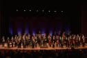 Orquestra Sinfônica do Paraná lota o Guairão em concerto matutino com a participação de pianista português