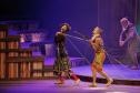 A G2 Cia de Dança Teatro Guaíra levará o espetáculo “GAG – Uma livre adaptação de Heinrich Von Kleist sobre o Teatro de Marionetes” ao Festival de Dança de Londrina, no dia 07 de outubro. 