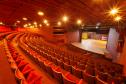 Teatro Guaíra é indicado ao Prêmio Cenym 2025 como melhor casa de espetáculos do Brasil