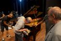 Montagem do novo piano da Orquestra Sinfônica do Paraná levou três dias para ficar concluído. Novo instrumento será apresetnado ao público em março. 