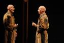 “Gregor” encerra temporada com sessões cheias no Teatro José Maria Santos
