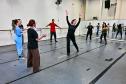 Teatro Guaíra oferece curso gratuito de técnicas corporais para artistas do movimento