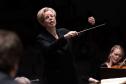Orquestra Sinfônica do Paraná abre venda de ingressos para concerto com maestra britânica Catherine Larsen-Maguire