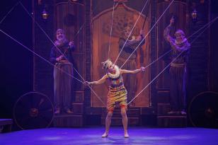 A G2 Cia de Dança Teatro Guaíra levará o espetáculo “GAG – Uma livre adaptação de Heinrich Von Kleist sobre o Teatro de Marionetes” ao Festival de Dança de Londrina, no dia 07 de outubro. 