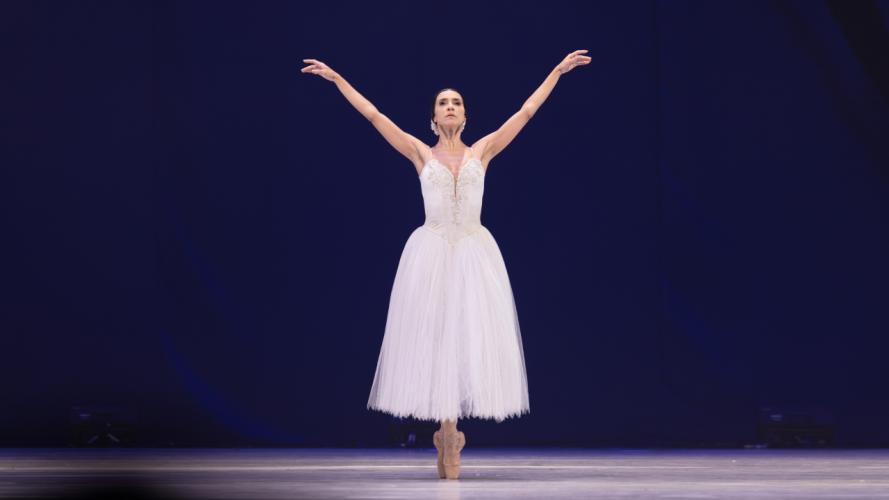 Curitiba Cia de Dança apresenta o ballet clássico Giselle com participação de Ana Botafogo no Teatro Guaíra