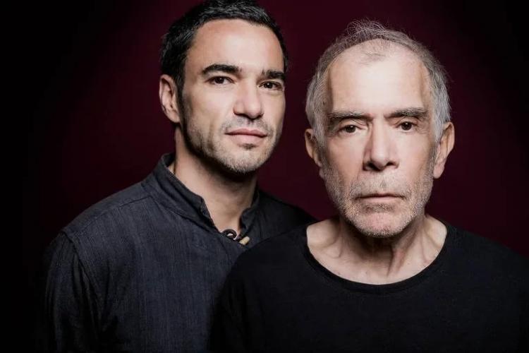 Ricardo e Caio Blat estrelam espetáculo "Subversão Kafka", no Guairinha