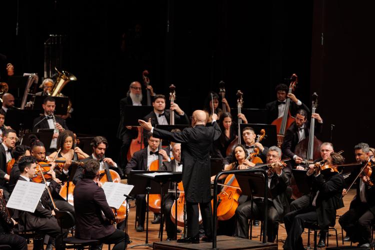 Concerto dos 41 anos da Orquestra Sinfônica do Paraná leva mais de 4,3 mil pessoas ao Guaíra