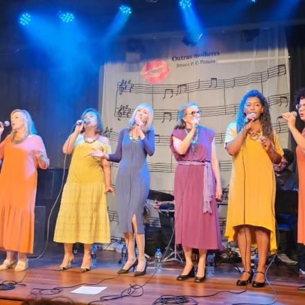 No Palco com Outras Mulheres