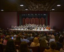 Público assistindo o concerto